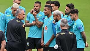 Tite dá dicas sobre a lista da Copa, diz que não vai a Brasília e que Seleção vive seu melhor momento 