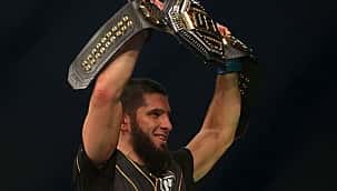 UFC 280: Islam Makhachev finaliza Charles do Bronx e é o novo campeão peso-leve do Ultimate