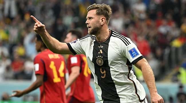 Alemanha empata com a Espanha em jogo emocionante e segue viva na Copa