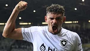 Botafogo vence o Galo e segue vivo pela vaga na Libertadores