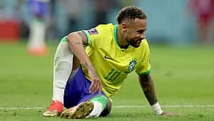 Com lesões nos tornozelos, Neymar e Danilo estão fora da fase de grupos da Copa do Mundo 