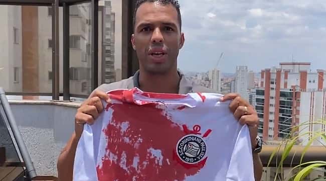 Corinthians surpreende e anuncia Fernando Lázaro como novo técnico