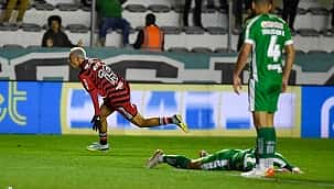 Cria da base, Werton brilha no fim e Flamengo empata com o rebaixado Juventude