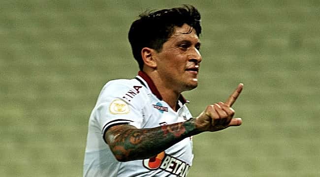 Fluminense vence Ceará e se garante na Libertadores