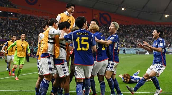 Goleiro japonês pega muito, Japão vira sobre a Alemanha e faz história na Copa do Mundo