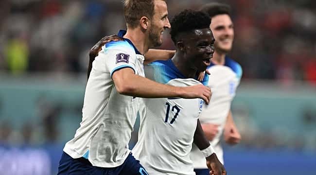 Inglaterra confirma favoritismo, sobra na estreia da Copa do Mundo e goleia o Irã por 6 a 2