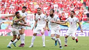 Irã faz história na Copa do Catar e vence País de Gales