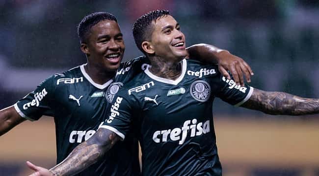 Na festa do título brasileiro, Palmeiras goleia o Fortaleza no Allianz Parque