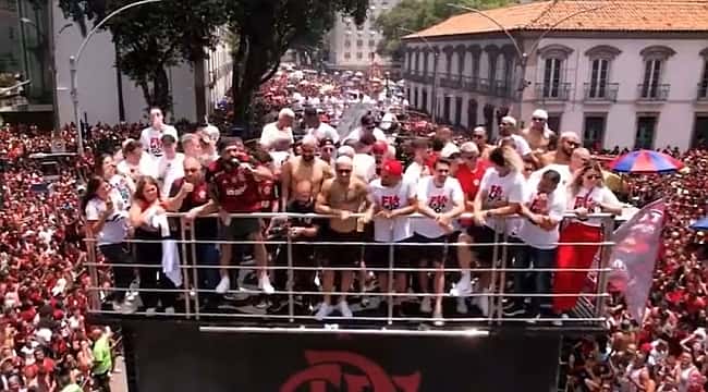 Torcedores do Flamengo xingam Tite, Gabigol concorda e avisa que já joga na seleção