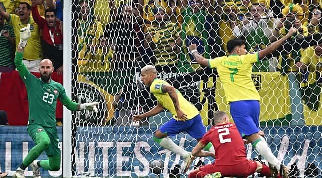 Richarlison decide com dois gols e Brasil estreia na Copa do Mundo com vitória sobre a Sérvia 