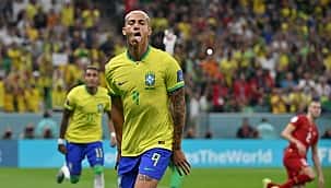 Richarlison diz viver um sonho de criança após estrear na Copa do Mundo com dois gols