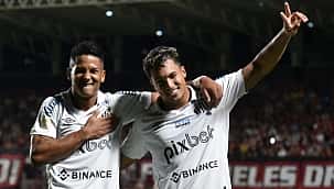 Santos vira sobre o Atlético-GO no fim e segue sonhando com vaga na Libertadores