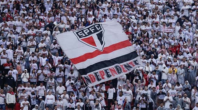 Torcida do São Paulo faz lista de dispensa: "Pré-Libertadores é passaporte da incompetência"