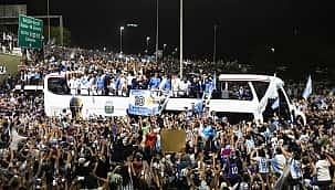 Argentina celebra o tri mundial em Buenos Aires