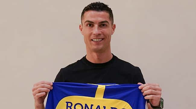 As imagens de CR7 com a camisa do Al Nassr