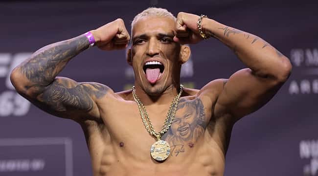 Charles do Bronx conquista o 'Oscar do MMA' por finalização do ano; veja os outros vencedores