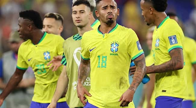 Com Dani Alves de capitão e Jesus no ataque, Brasil enfrenta Camarões; veja as escalações 