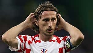 Dentro de campo, Modric conforta Rodrygo: "Todo mundo falha. Você vai voltar mais forte"