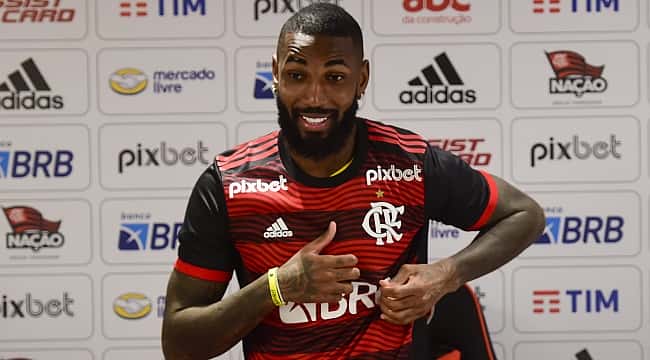 Apresentado no Flamengo, Gerson nega frustração por voltar ao futebol brasileiro