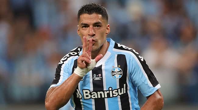 As melhores imagens da estreia de Suárez