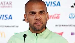 Justiça aceita denúncia da polícia local contra Daniel Alves, acusado de assédio sexual