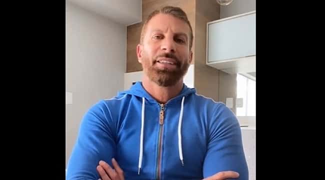 Eleito o melhor comentarista de 2022 pelos atletas, Pedrinho desabafa contra Milly Lacombe 