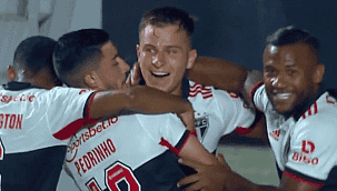 São Paulo goleia a Portuguesa no Morumbi