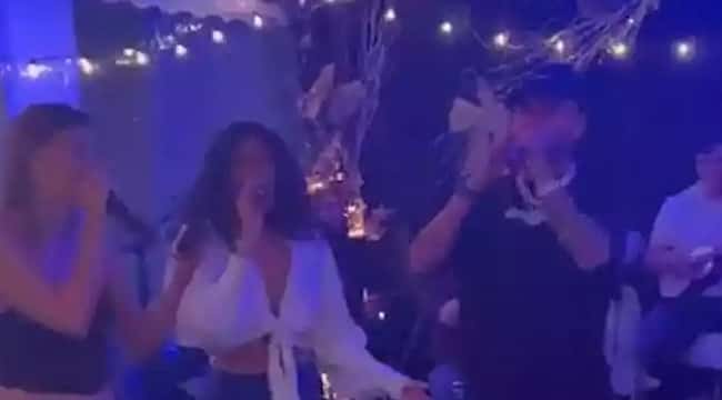 VÍDEO: Neymar não comparece ao velório e enterro do Rei Pelé, mas é flagrado em festa 