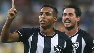 Victor Sá marca e Botafogo vence o clássico contra o Fluminense no Maracanã