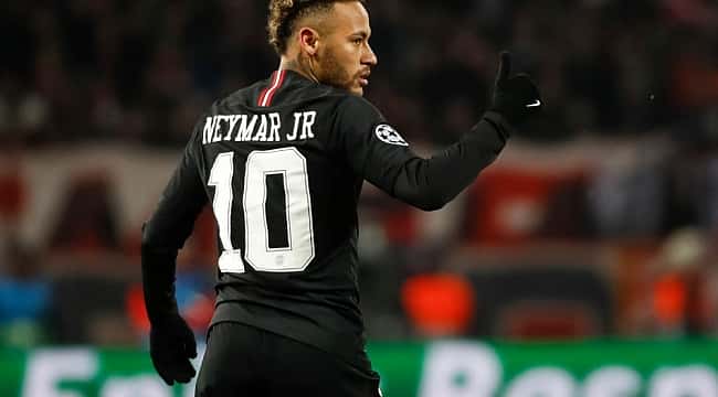 O time dos sonhos do aniversariante de fevereiro, Neymar 