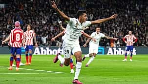 Real Madrid fica só no empate em clássico com Atlético e vê título espanhol mais distante 