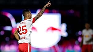 Red Bull Bragantino faz dois gols em três minutos, vira no fim e vence o São Paulo em Bragança