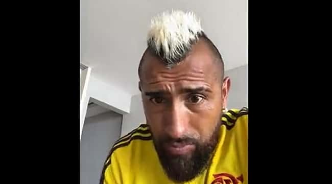 Vidal, volante do Flamengo, se oferece ao Colo-Colo-CHI