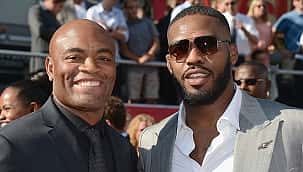 Jon Jones fala sobre Anderson Silva: "Meu lutador favorito de todos os tempos"