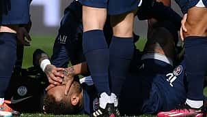 Neymar vai passar por cirurgia, desfalcará o PSG de 3 a 4 meses e está fora da temporada europeia