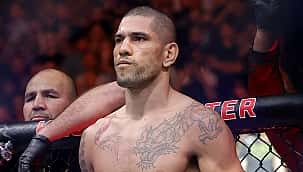 Após derrota para Adesanya, Alex Poatan confirma mudança de categoria no UFC