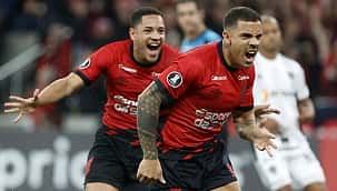 Furacão vence o Atlético-MG no duelo brasileiro pela Copa Libertadores e assume liderança