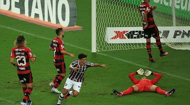 Chocolate no domingo de Páscoa! Fluminense goleia o Flamengo por 4 x 1 e é campeão carioca