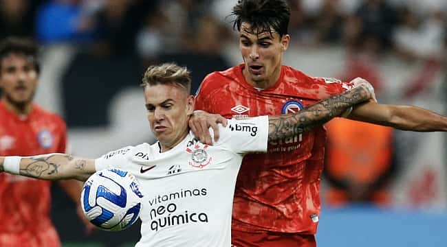 Corinthians perde em casa para o Argentinos Juniors e se complica na Copa Libertadores