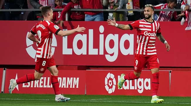 Girona goleia Real Madrid com quatro gols de Taty Castellanos; Vini Jr volta a ser alvo de racismo