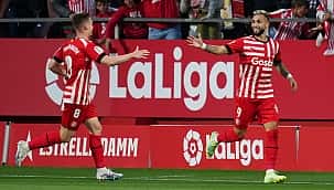 Girona goleia Real Madrid com quatro gols de Taty Castellanos; Vini Jr volta a ser alvo de racismo