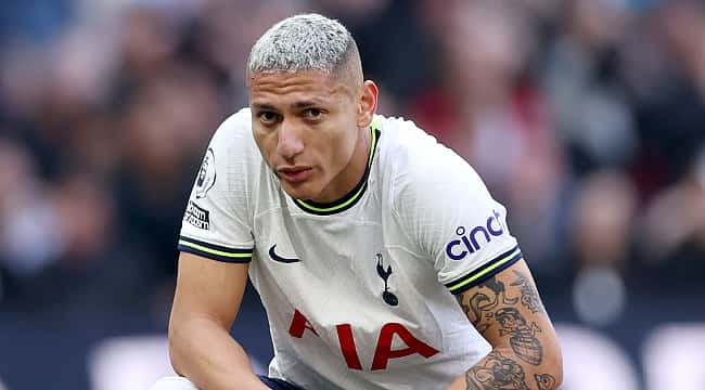 O 11 ideal com os maiores Flops da Premier League