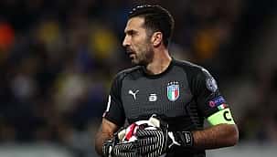 Os 10 melhores goleiros do mundo nos últimos 35 anos