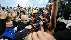 As imagens da festa da torcida do Napoli