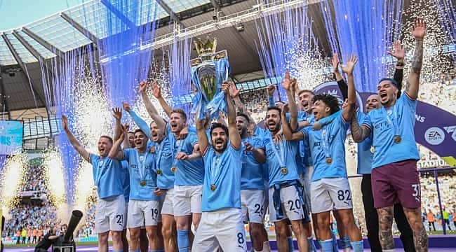 As melhores imagens do tri inglês do Manchester City 