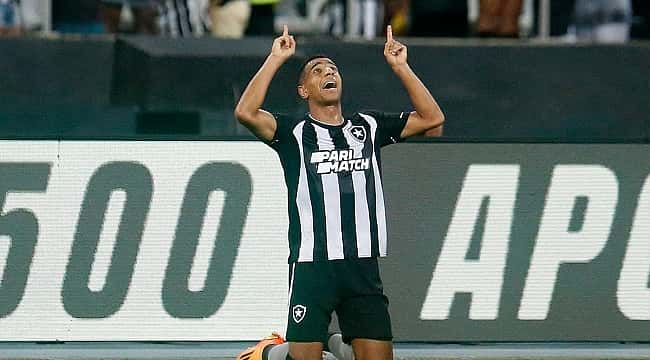 Botafogo x Corinthians: confira as prováveis escalações e onde assistir ao vivo