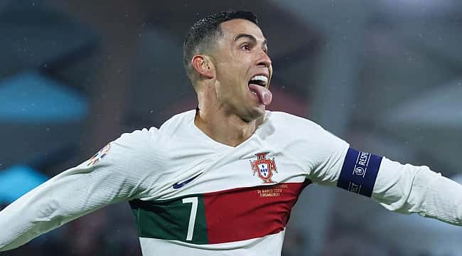 Cristiano Ronaldo lidera a lista dos 10 atletas mais bem pagos do mundo de 2023; confira