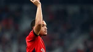 Athletico-PR reage no segundo tempo, vira sobre o Botafogo e leva vantagem para o jogo da volta 