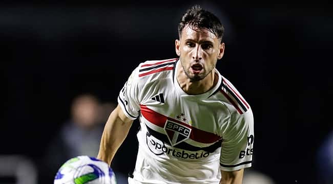 Em jogo com seis gols, São Paulo vence o Vasco no Morumbi e complica situação do Cruzmaltino