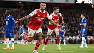 Gabriel Jesus marca, Arsenal vence o Chelsea e volta à liderança da Premier League